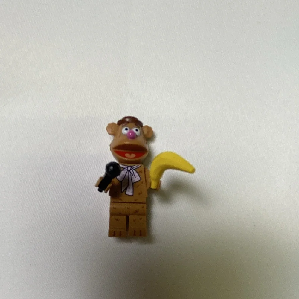 LEGO Minifigures The Muppets Fozzie Bear w/ Banana & Microphone 71033